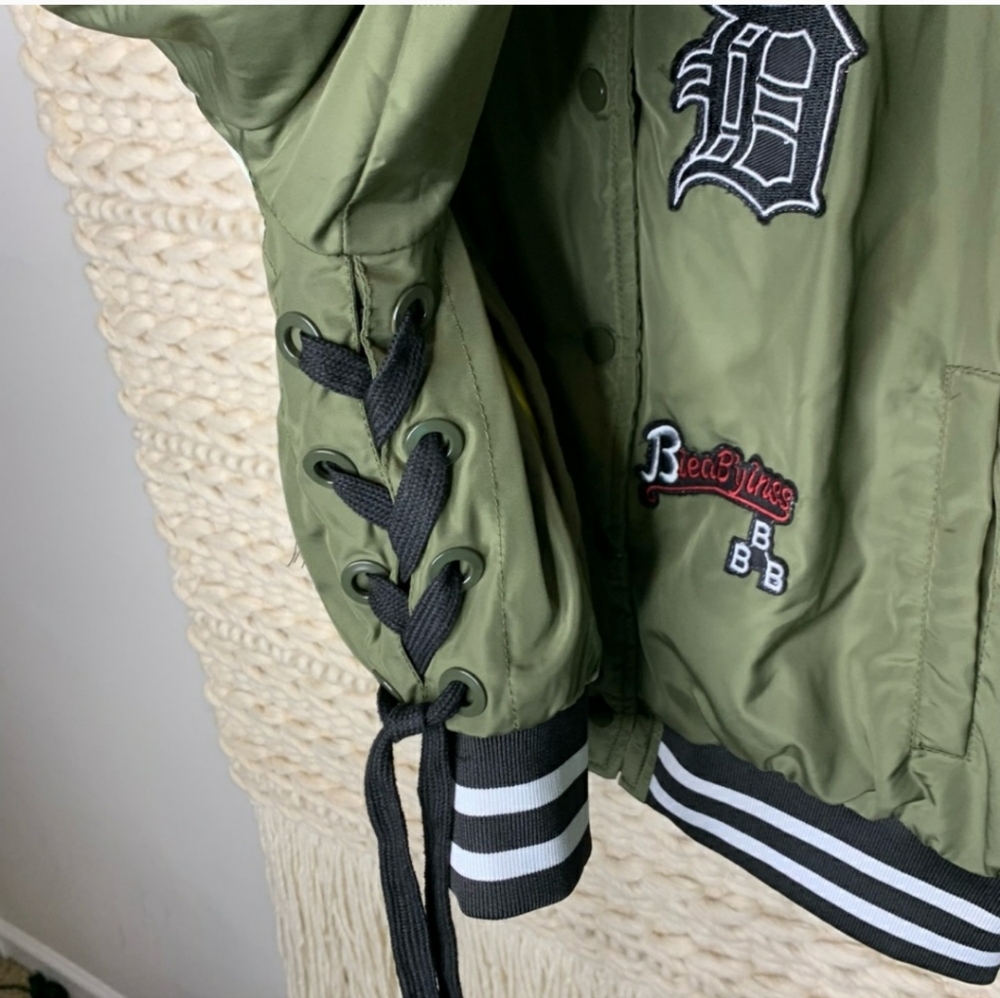 Azalea Wang Green Chenille Patch Bomber Jacket - Picture 4 of 6